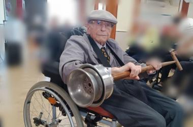 Pere Jordà, centenari, va explicar amb total lucidesa el funcionament d'aquest aparell que va significar una revolució a les llars als anys 50.