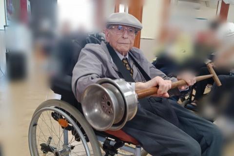 Pere Jordà, centenari, va explicar amb total lucidesa el funcionament d'aquest aparell que va significar una revolució a les llars als anys 50.