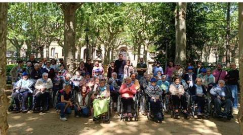 Sortida de les Residències de la Garrotxa, en una activitat inclusiva i esportiva per promoure la vida activa.