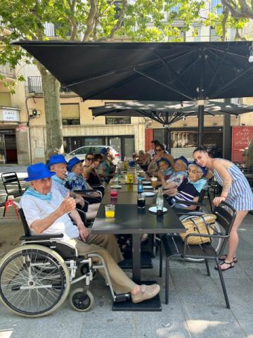 Vermuts de verano en la Residència Santa Maria del Tura. 