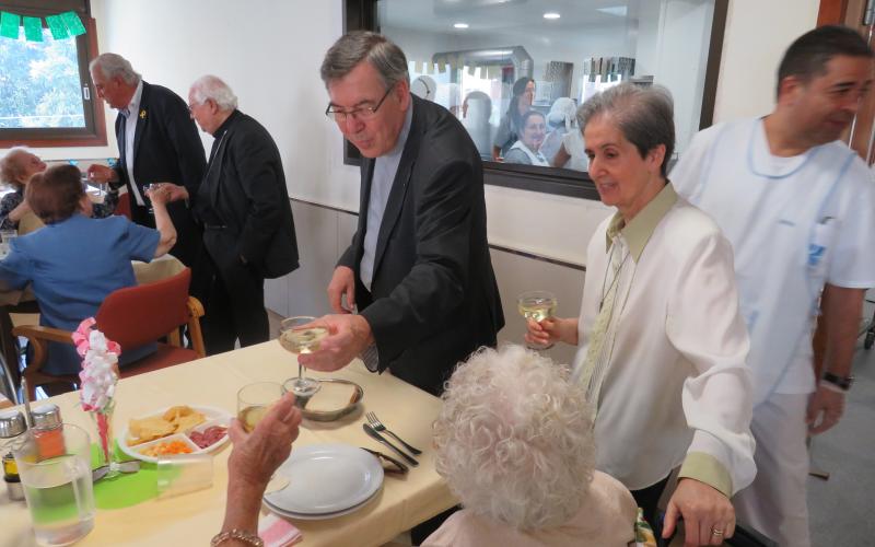 Brindis amb l'alcalde