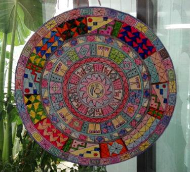 Mandala pintat per una de les residents de la Residència geriàtrica Santa Maria del Tura, a Olot